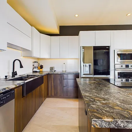 360 Splendor 102 - Breathtaking Ocean View Apartment